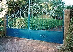 Portail en fer forgé