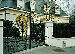 Portail en fer forgé