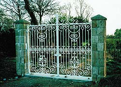 Portail en fer forgé