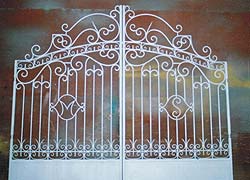 Portail en fer forgé