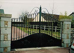 Portail en fer forgé