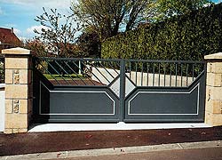 Portail en fer forgé