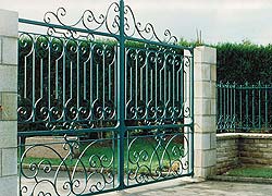 Portail en fer forgé
