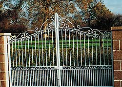 Portail en fer forgé