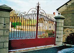 Portail en fer forgé