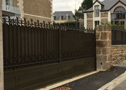 Portail en fer forgé